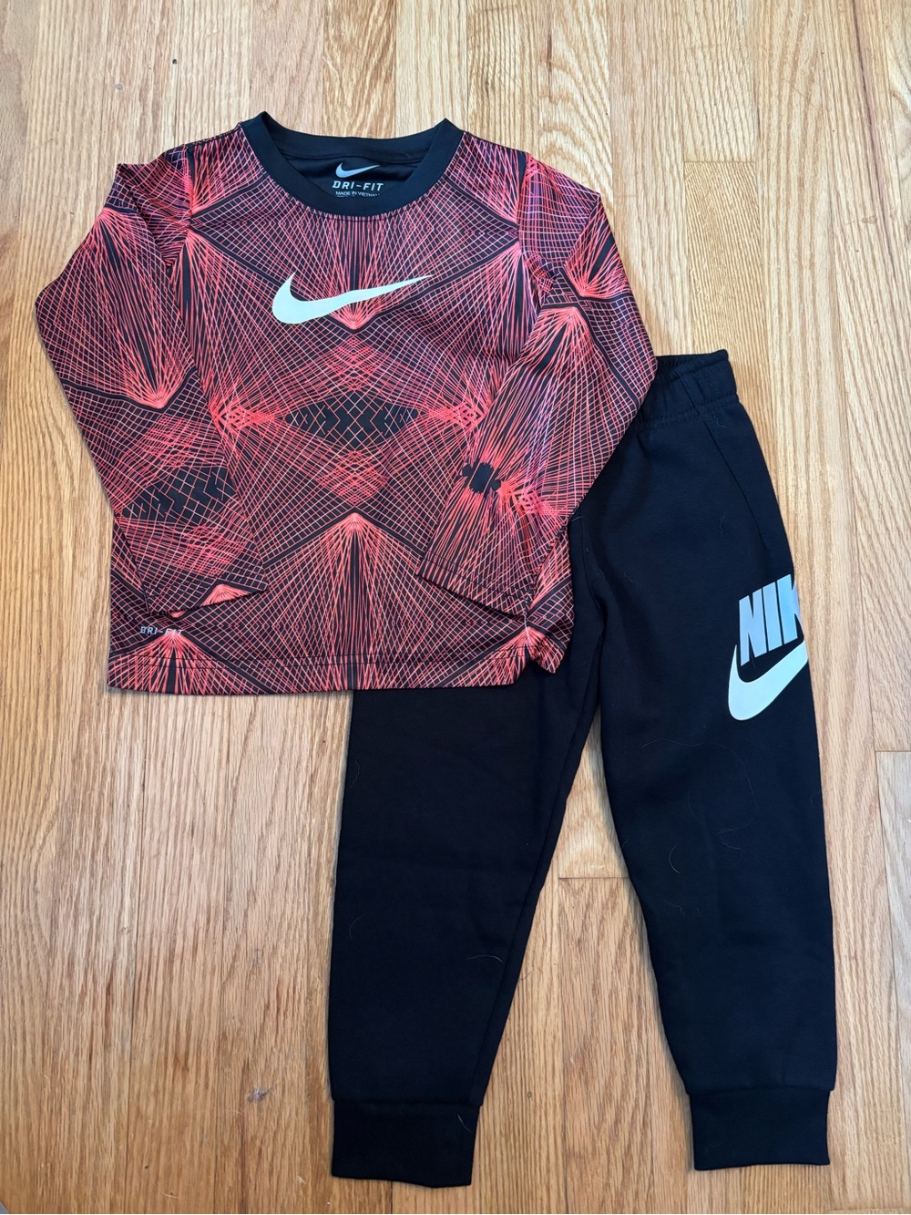 Nike Red Patterned Dri-FIT Top with Black Joggers - 4T